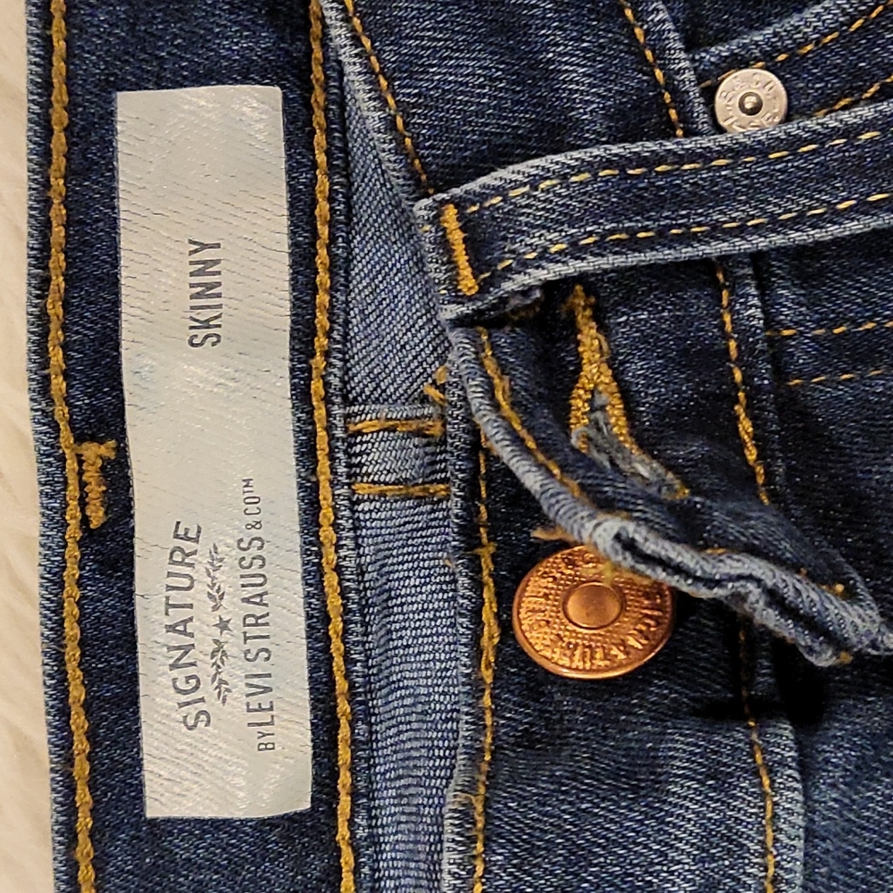 Signature by Levi Straus girls size 8 skinny jeans - Picture 2 of 9